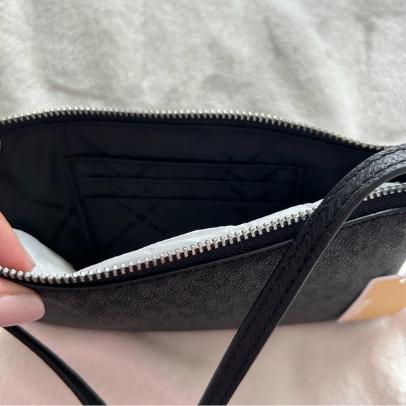 NWT Michael Kors Jet Set Travel Wristlet - Picture 7 of 8